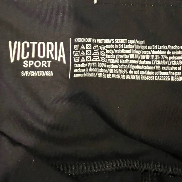 Victoria’s Secret Victoria Sport Black Knockout Capri Leggings Size Small - Picture 2 of 3